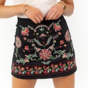 NWOT - FRANCESCA’s Marty embroidered mini skirt